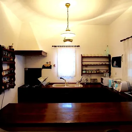 Traditional * Fteliá